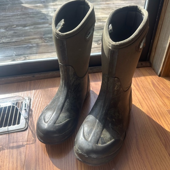 Bogs Other - Bogs Kids' Black and Olive Rain Boots